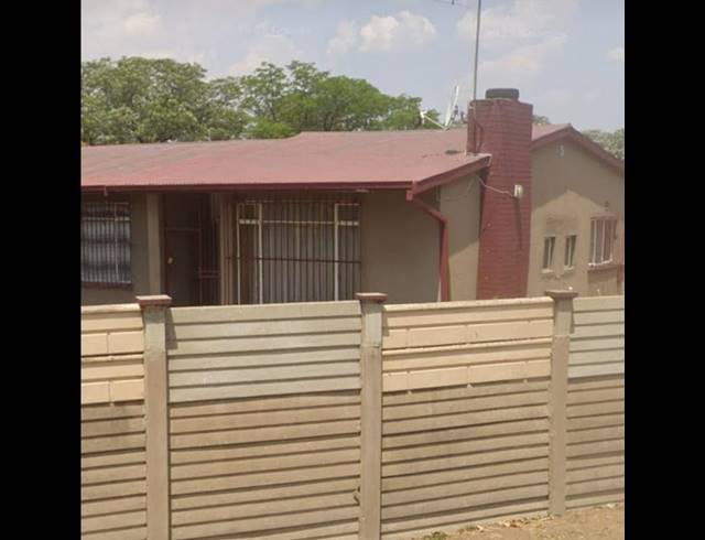 7 BEDROOM HOUSE FOR SALE IN SASOLBURG EXT 1